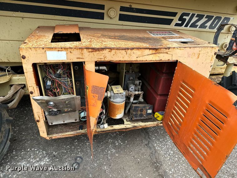 image for item DV9863 1996 JLG 33RTS scissor lift