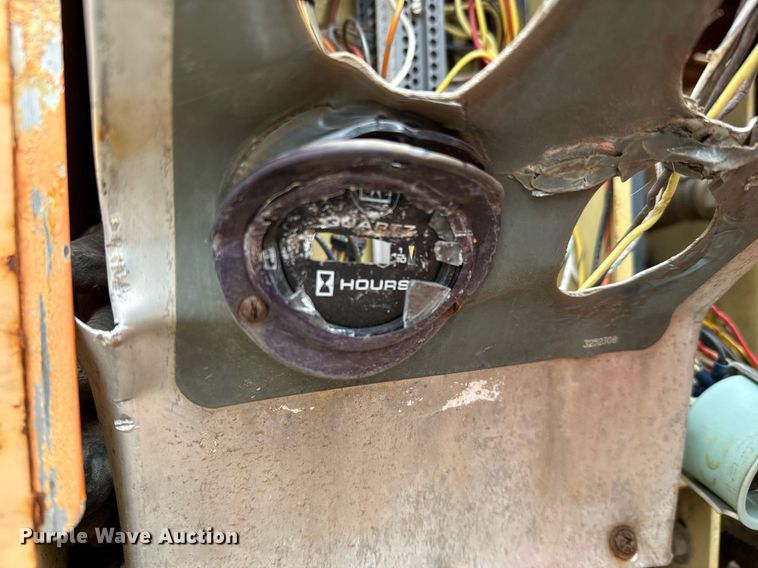 image for item DV9863 1996 JLG 33RTS scissor lift