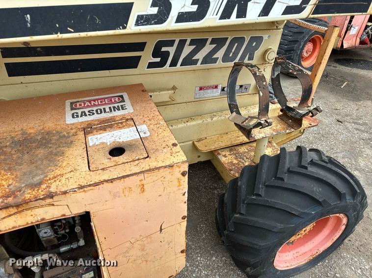 image for item DV9863 1996 JLG 33RTS scissor lift