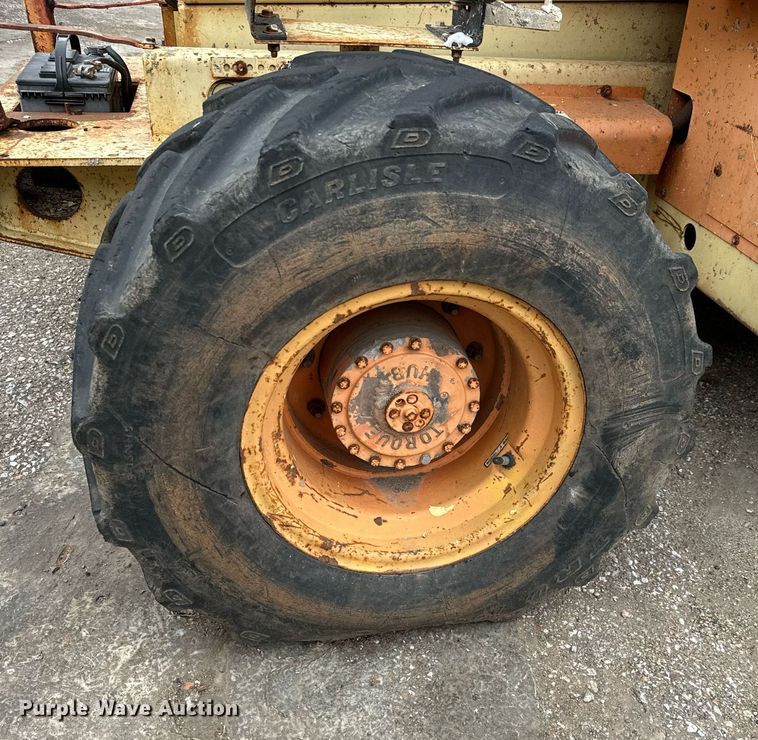 image for item DV9863 1996 JLG 33RTS scissor lift