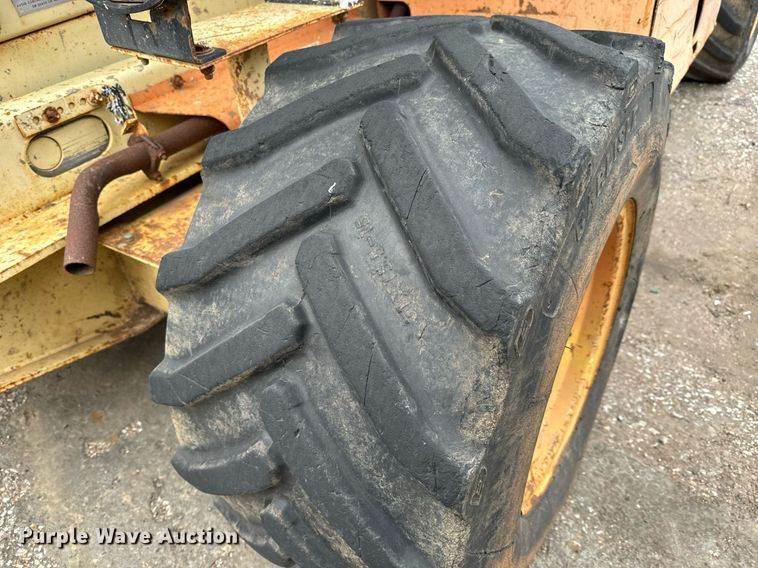 image for item DV9863 1996 JLG 33RTS scissor lift