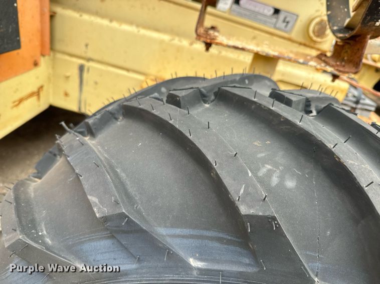 image for item DV9863 1996 JLG 33RTS scissor lift