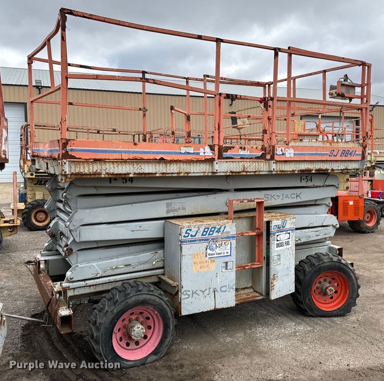 image for item DV9864 Skyjack SJ8841 scissor lift