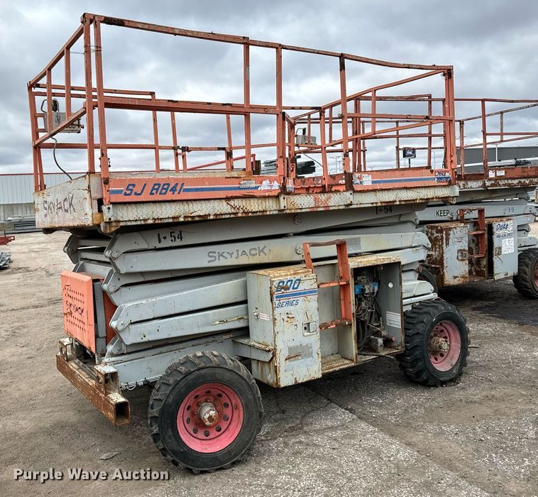 image for item DV9864 Skyjack SJ8841 scissor lift