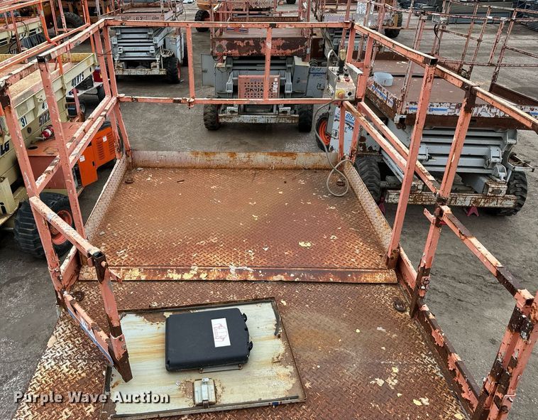 image for item DV9864 Skyjack SJ8841 scissor lift