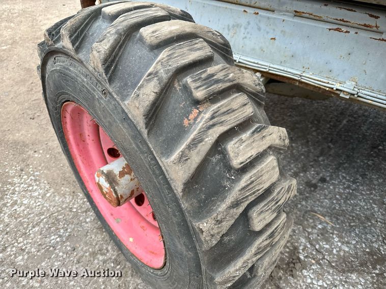 image for item DV9864 Skyjack SJ8841 scissor lift