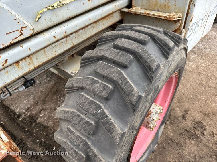 image for item DV9864 Skyjack SJ8841 scissor lift