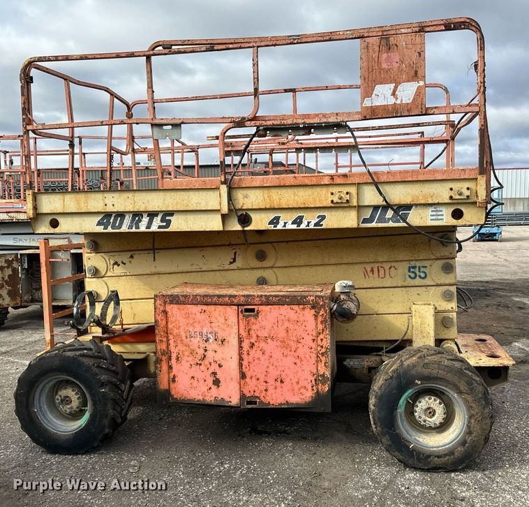 image for item DV9865 2001 JLG 40RTS scissor lift