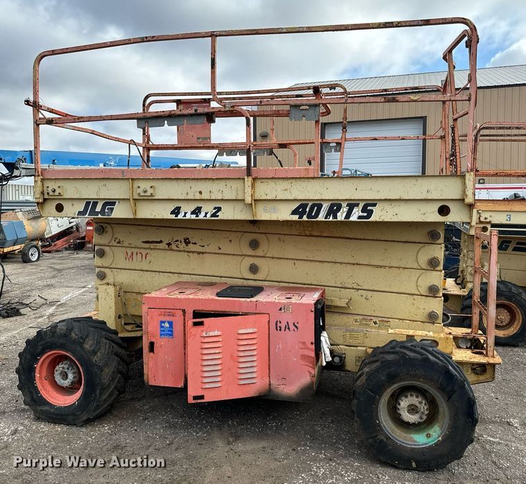 image for item DV9865 2001 JLG 40RTS scissor lift