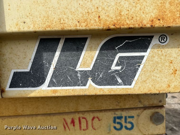 image for item DV9865 2001 JLG 40RTS scissor lift