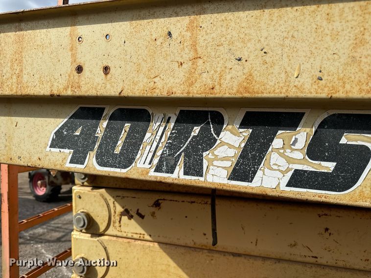 image for item DV9865 2001 JLG 40RTS scissor lift
