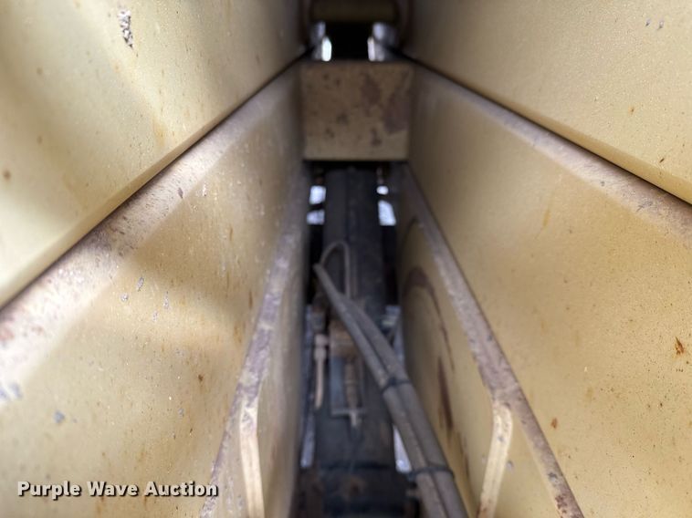 image for item DV9865 2001 JLG 40RTS scissor lift