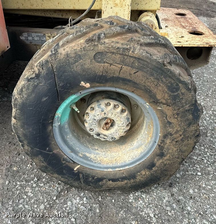 image for item DV9865 2001 JLG 40RTS scissor lift