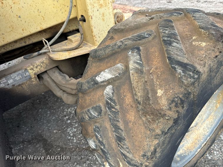 image for item DV9865 2001 JLG 40RTS scissor lift