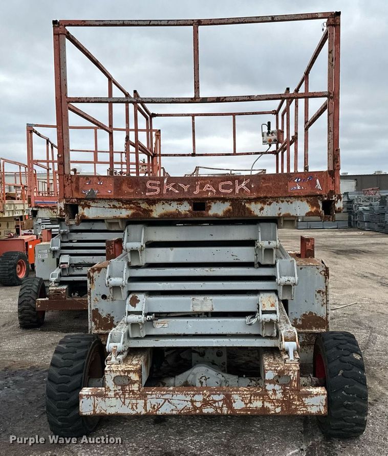 image for item DV9866 1997 Skyjack SJ8841 scissor lift