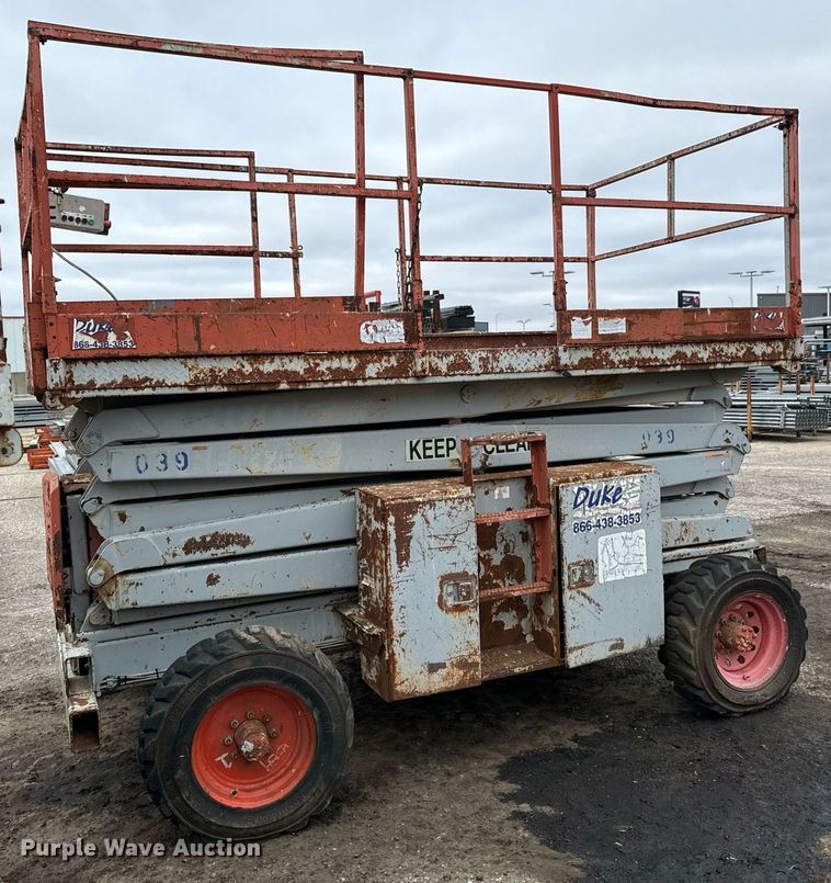 image for item DV9866 1997 Skyjack SJ8841 scissor lift