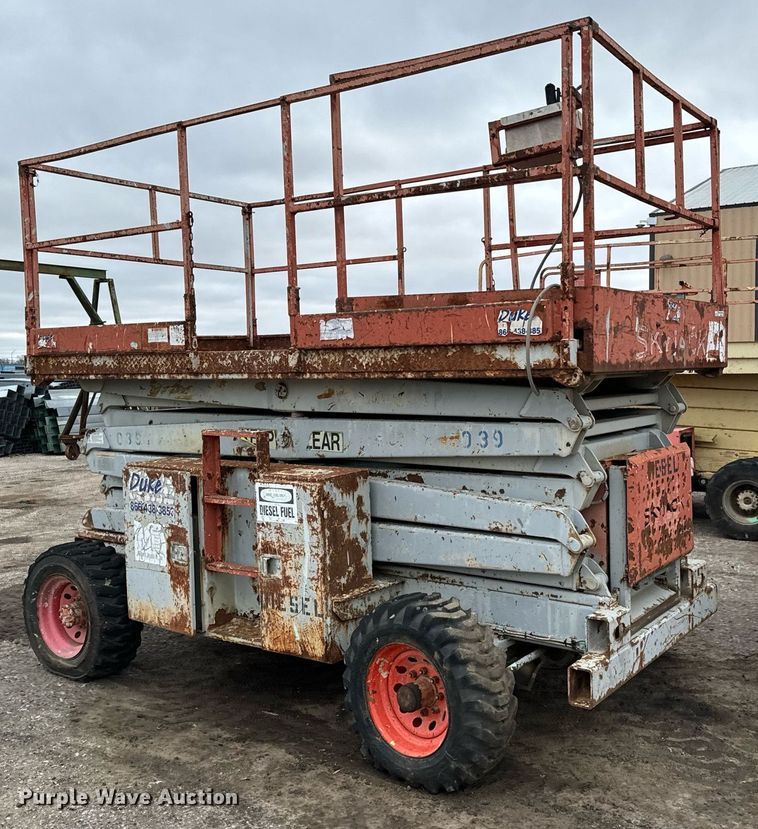 image for item DV9866 1997 Skyjack SJ8841 scissor lift