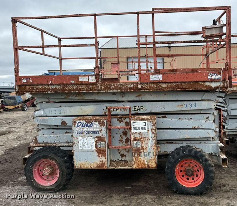 image for item DV9866 1997 Skyjack SJ8841 scissor lift