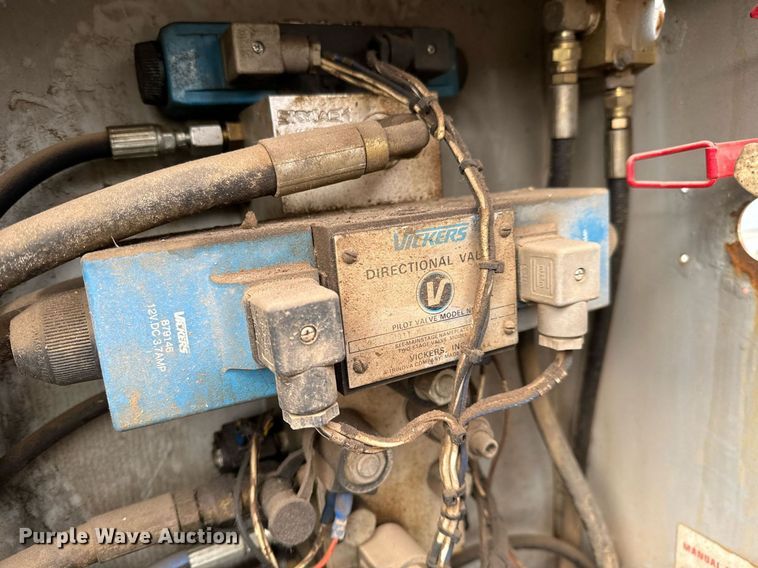 image for item DV9866 1997 Skyjack SJ8841 scissor lift