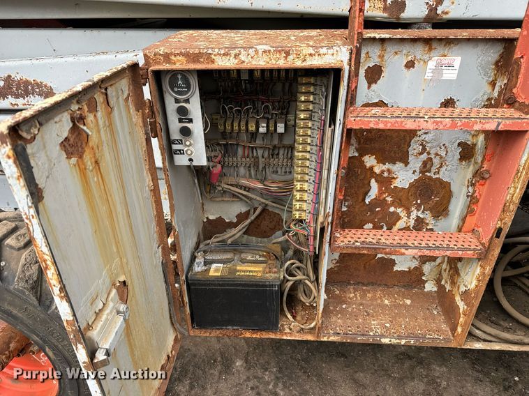 image for item DV9866 1997 Skyjack SJ8841 scissor lift