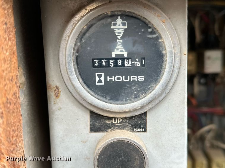 image for item DV9866 1997 Skyjack SJ8841 scissor lift