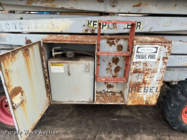 image for item DV9866 1997 Skyjack SJ8841 scissor lift