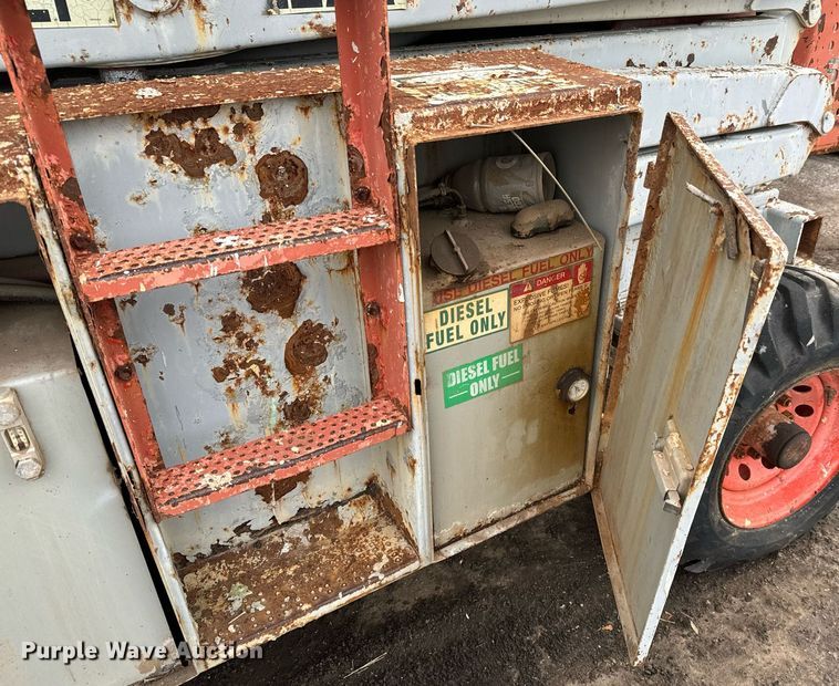 image for item DV9866 1997 Skyjack SJ8841 scissor lift