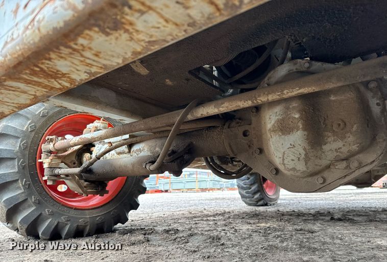 image for item DV9866 1997 Skyjack SJ8841 scissor lift