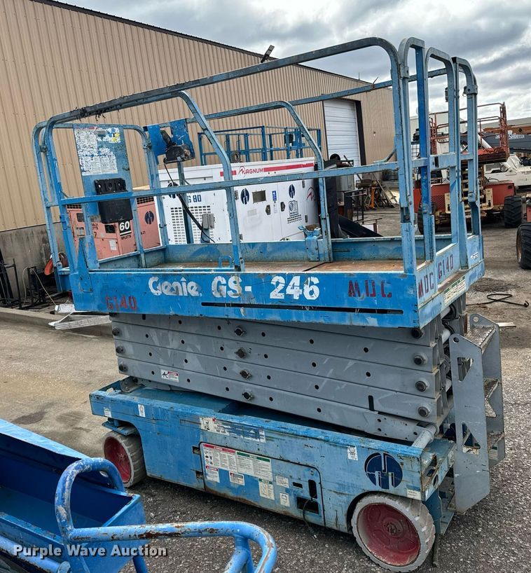 image for item DV9867 Genie GS-3246 scissor lift