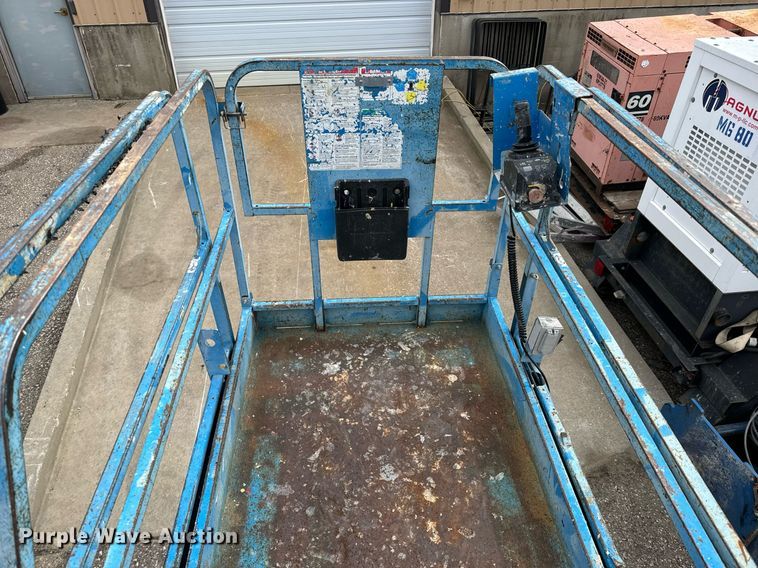 image for item DV9867 Genie GS-3246 scissor lift