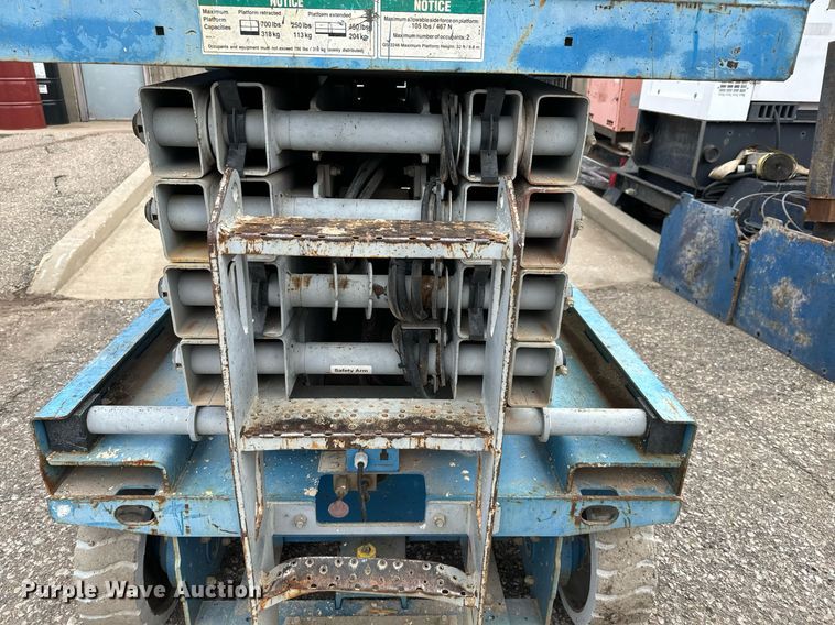 image for item DV9867 Genie GS-3246 scissor lift