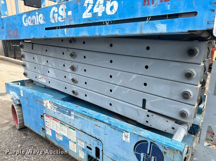 image for item DV9867 Genie GS-3246 scissor lift