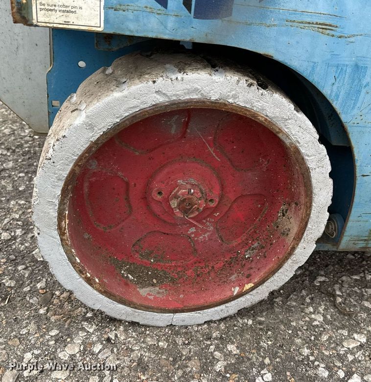 image for item DV9867 Genie GS-3246 scissor lift