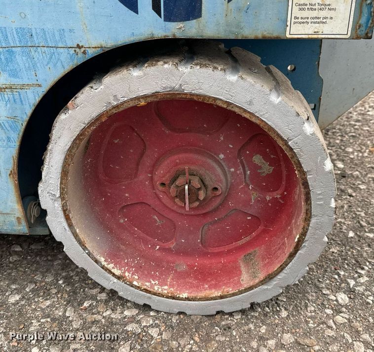 image for item DV9867 Genie GS-3246 scissor lift