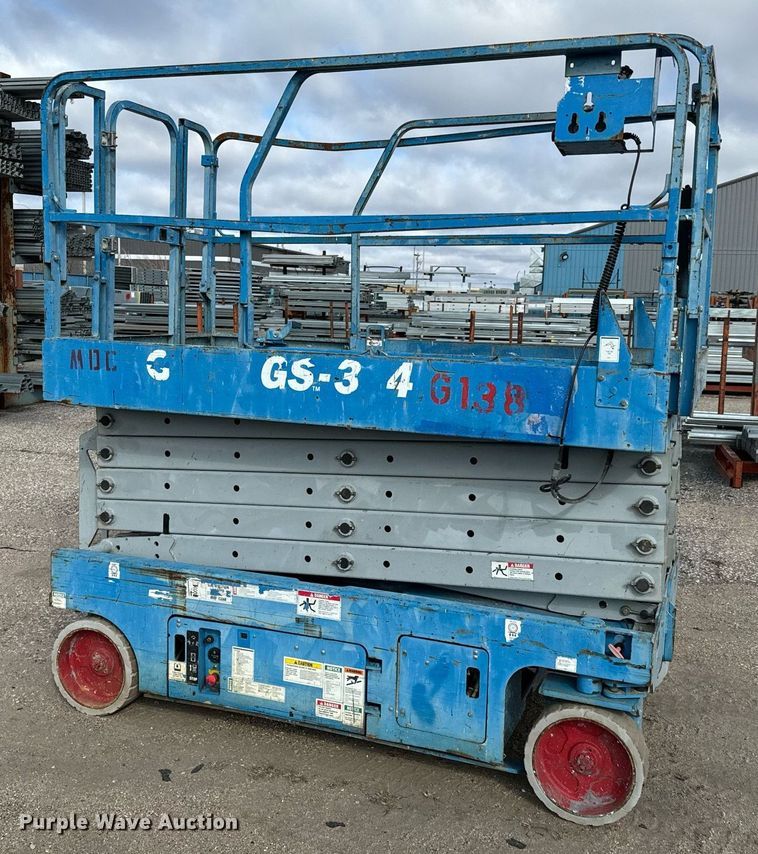 image for item DV9868 Genie GS-3246 scissor lift