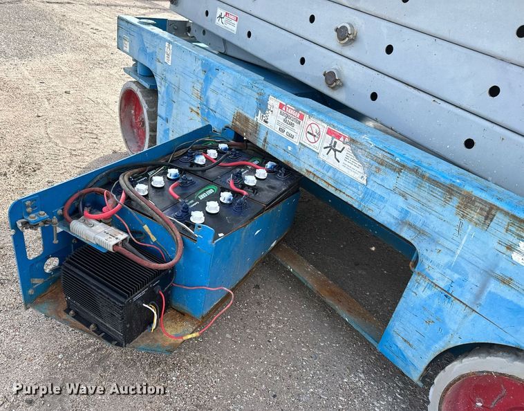 image for item DV9868 Genie GS-3246 scissor lift