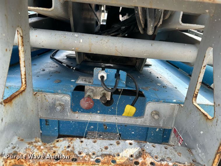 image for item DV9868 Genie GS-3246 scissor lift