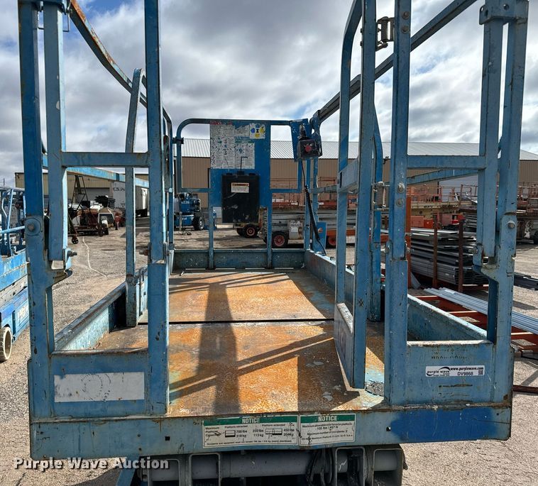 image for item DV9868 Genie GS-3246 scissor lift