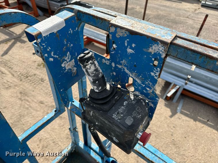 image for item DV9868 Genie GS-3246 scissor lift