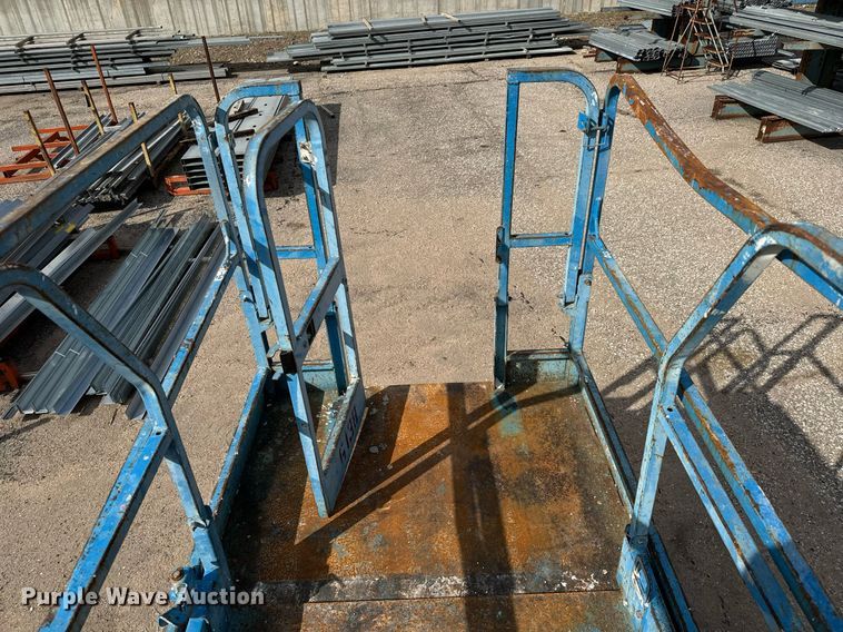 image for item DV9868 Genie GS-3246 scissor lift