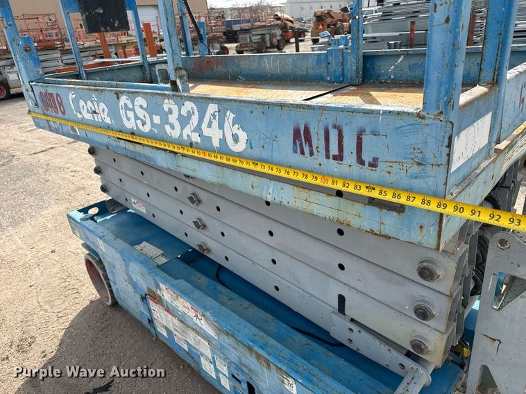 image for item DV9868 Genie GS-3246 scissor lift