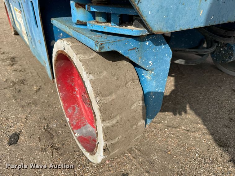 image for item DV9868 Genie GS-3246 scissor lift