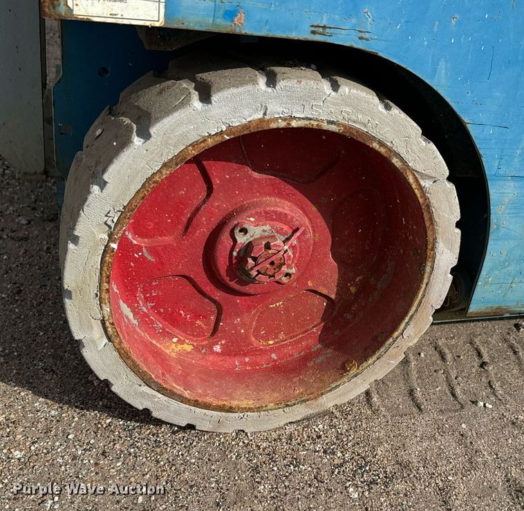 image for item DV9868 Genie GS-3246 scissor lift