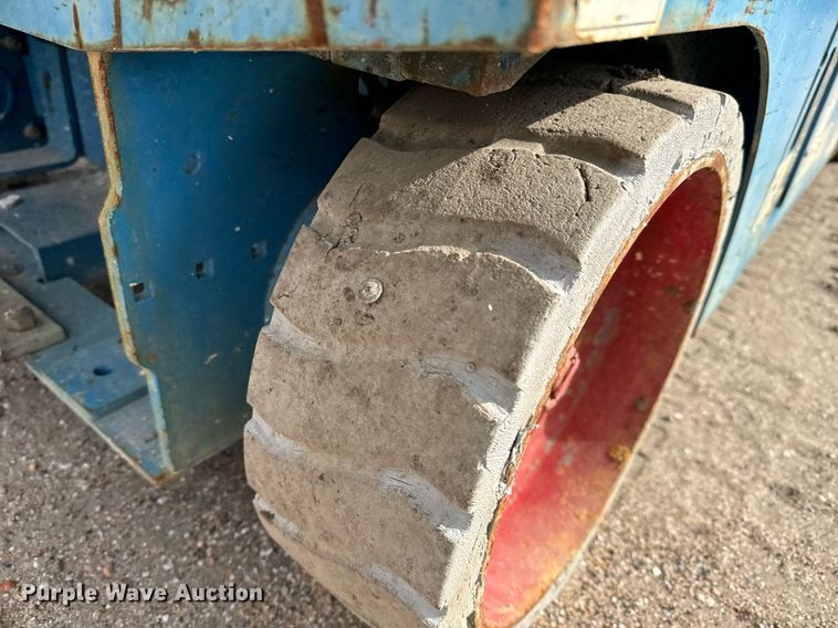 image for item DV9868 Genie GS-3246 scissor lift