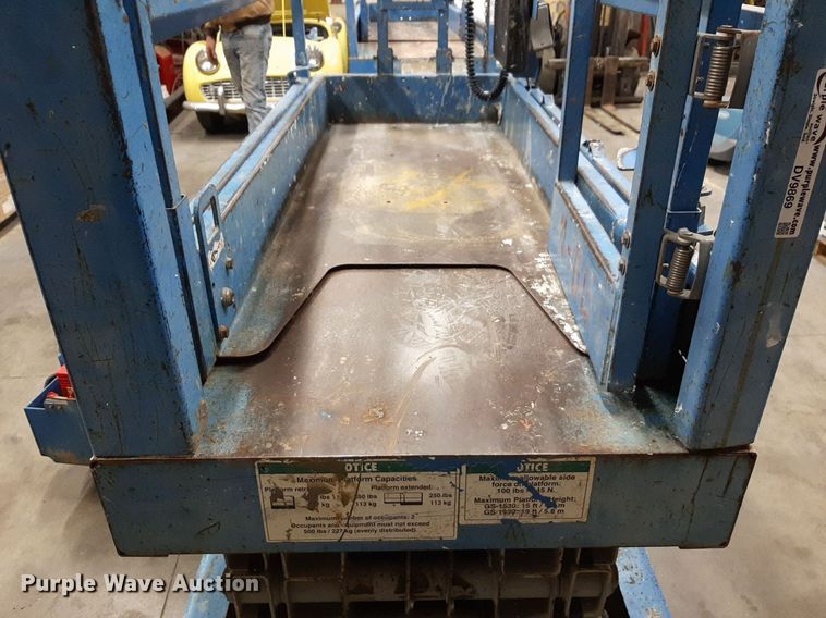 image for item DV9869 Genie GS-1930 scissor lift