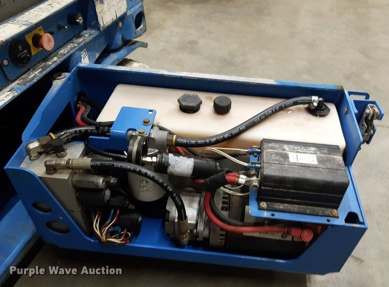 image for item DV9869 Genie GS-1930 scissor lift