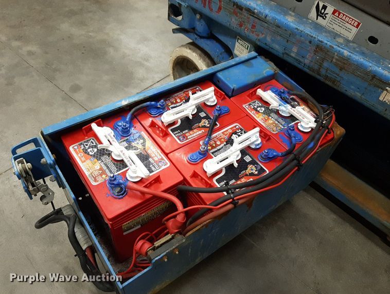 image for item DV9869 Genie GS-1930 scissor lift