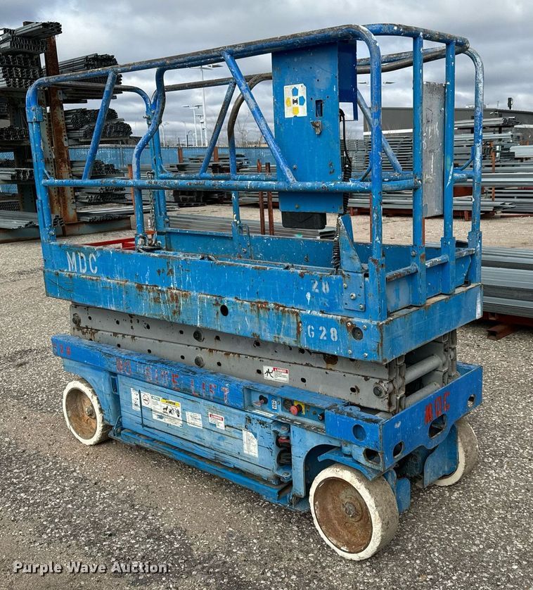 image for item DV9870 Genie GS-2032 scissor lift