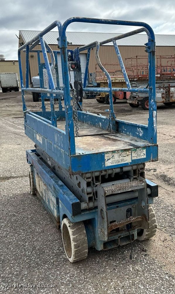image for item DV9870 Genie GS-2032 scissor lift