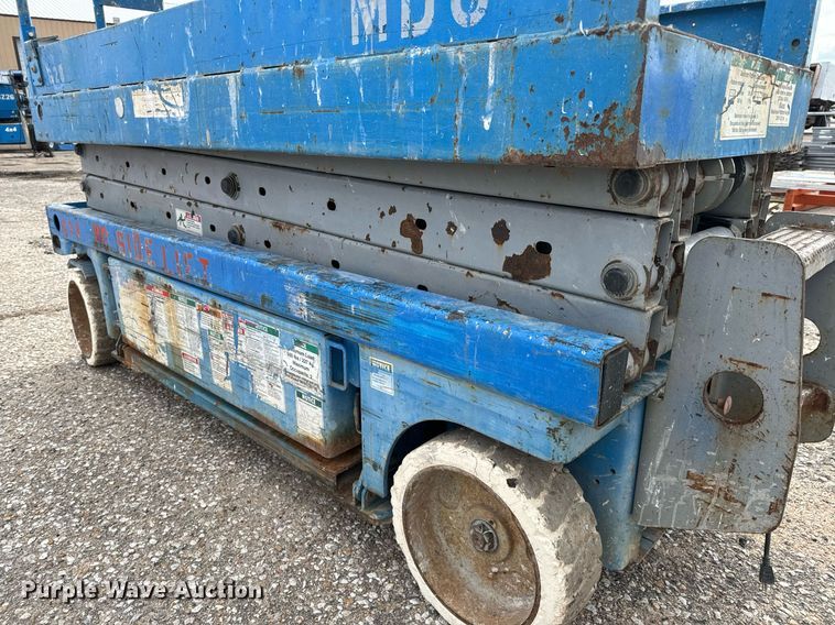 image for item DV9870 Genie GS-2032 scissor lift